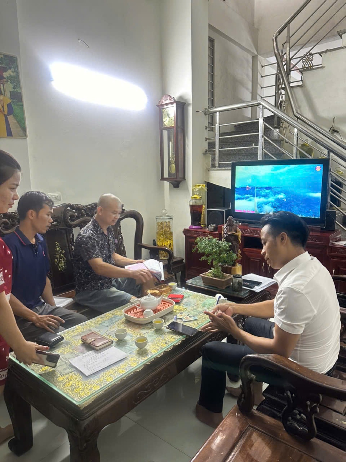 Tách thửa sổ chung - Hoàn ngồi xem hồ sơ địa chính chi tiết cho NĐT miền Bắc