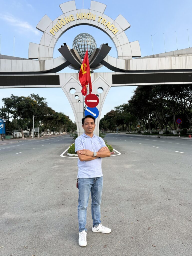 Trần Quốc Hoàn thực địa khu đô thị, so hướng phát triển Đông và Tây Sài Gòn