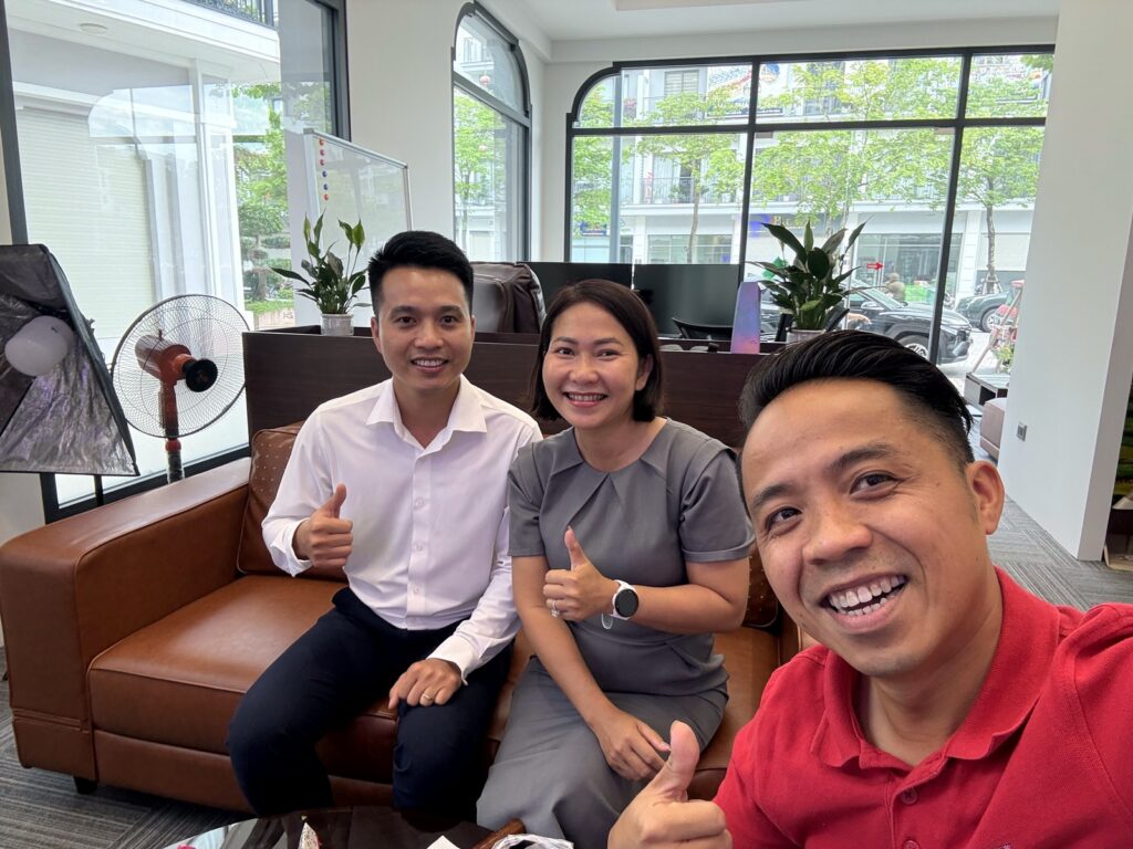 Trần Quốc Hoàn trao đổi cùng nhà đầu tư về thời điểm cắt lỗ